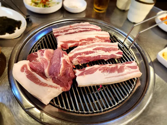 제주흑돼지 연탄구이 작전점