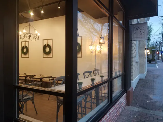 Fleur de Sel · Patisserie . Bistro