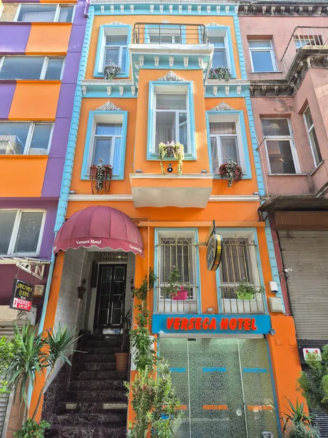 VERSECA HOTEL