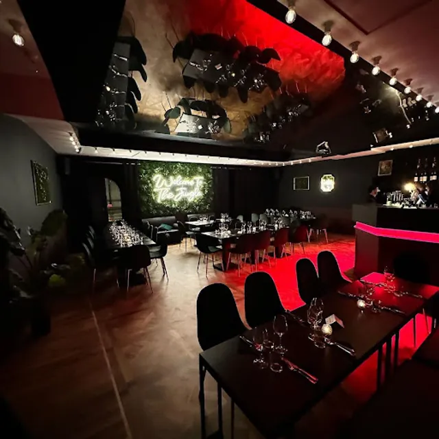 Gus Bar & Social Club