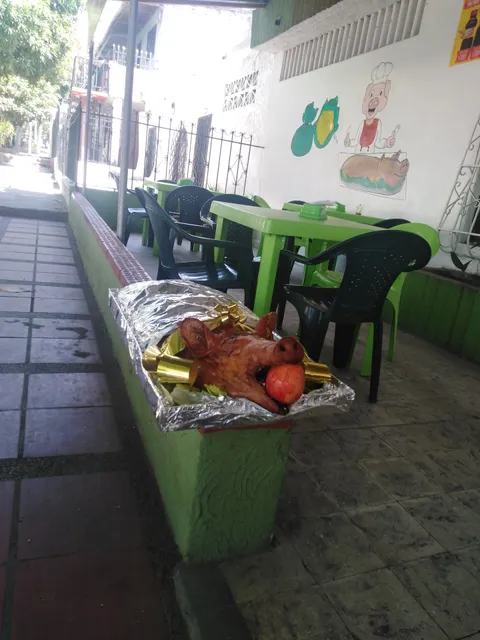 LECHONAS Y TAMALES EL GORDITO 2