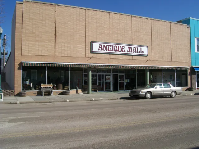 Second Impression Palace Antique Mall