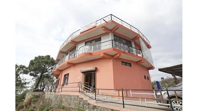 OYO 37054 Amit Guest House