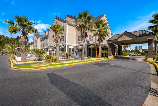 Country Inn & Suites by Radisson, Hinesville, GA