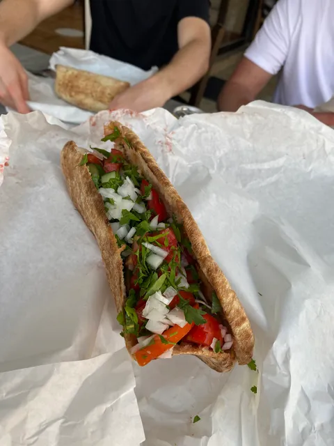 Σουβλακια στου Βασίλη