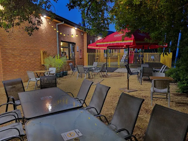 Settlers Tavern Tawonga South