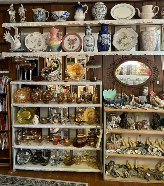 Fellowship House - Thrift, Collectibles & Antiques