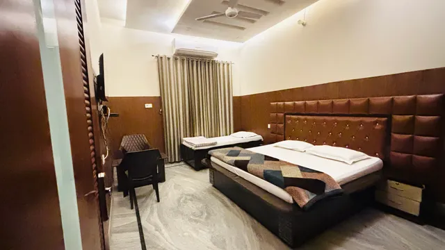 HOTEL LUXURY HOME Top Rated Best Hotel/Villa's in Malout