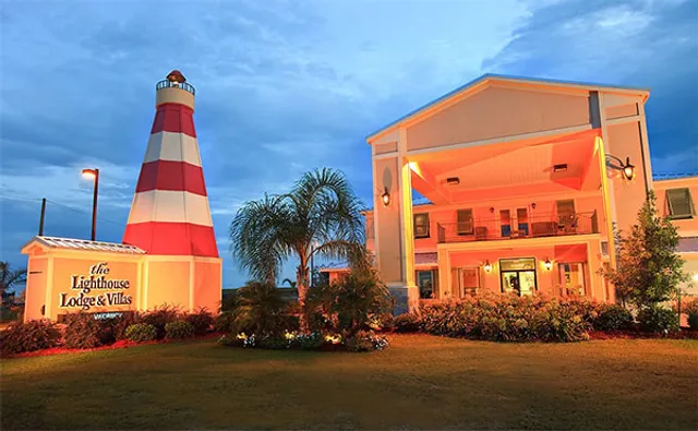 Lighthouse Lodge & Villas