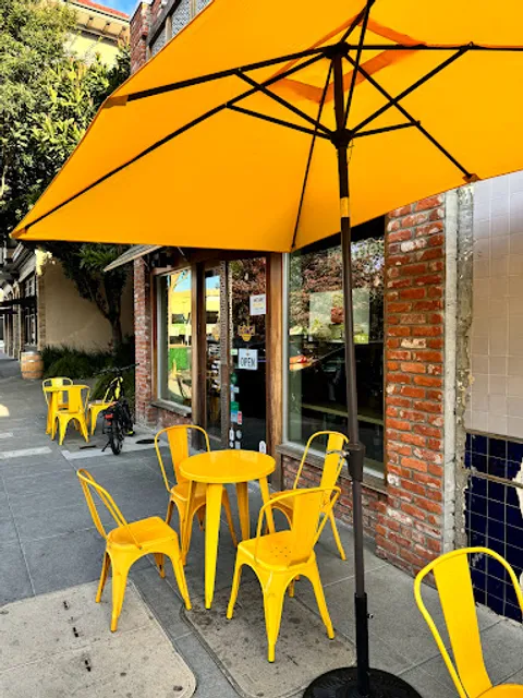 Le Paris Artisan & Gourmet Cafe