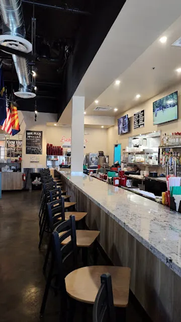 Lucky Lou’s American Kitchen