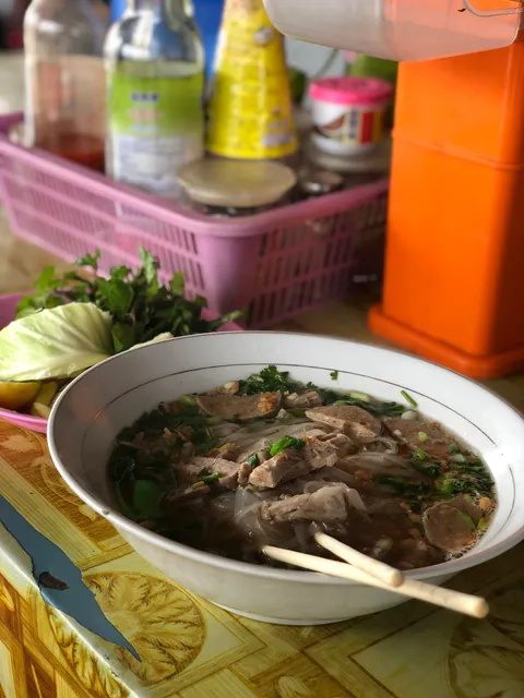 ຮ້ານເຂົ້າປຽກແມ່ຈ່ອຍ (Noodle soup)