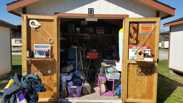 White's Farm Flea Market and Auctioneers