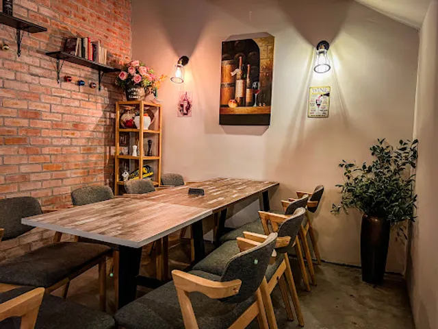 Rosso Pizza Wine Bar