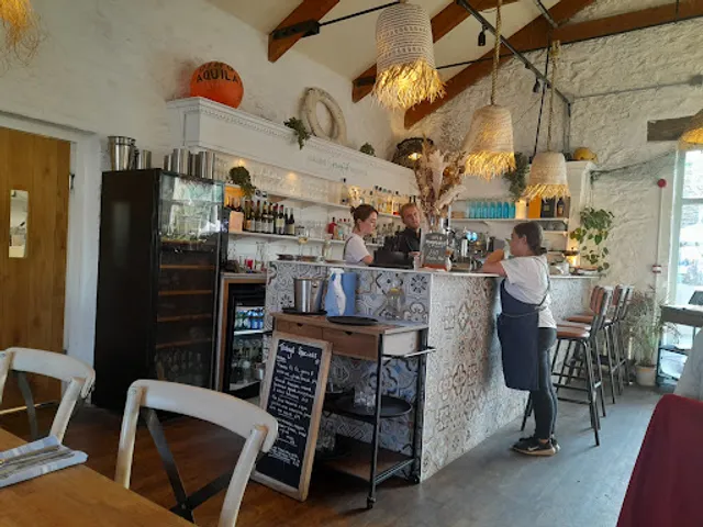 Springtide, Charlestown