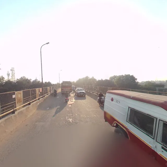 Radhey Hotel And Restaurant