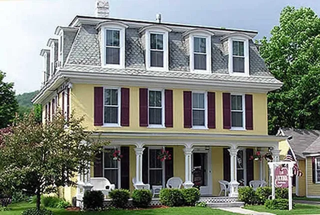 Vermont Inn to Inn Walking Tours