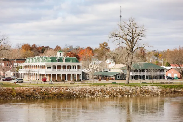 Hotel Manning - Riverview Inn and Standard Motor Lodge