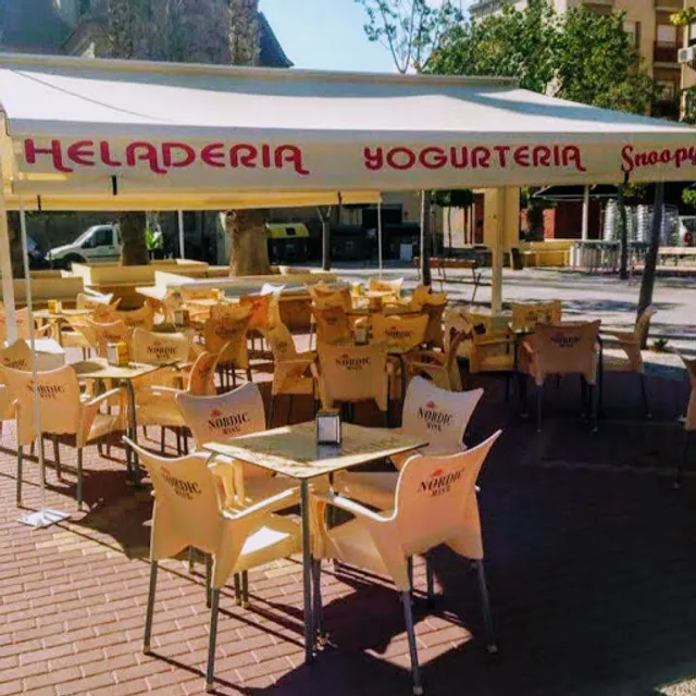 Ice Cream Creperie Snoopy Murcia