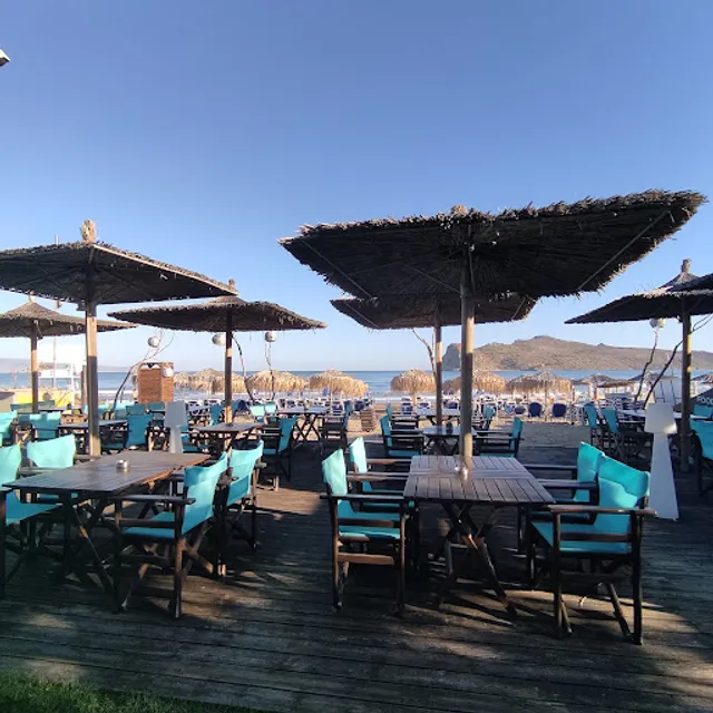 Nireas Beach bar restaurant