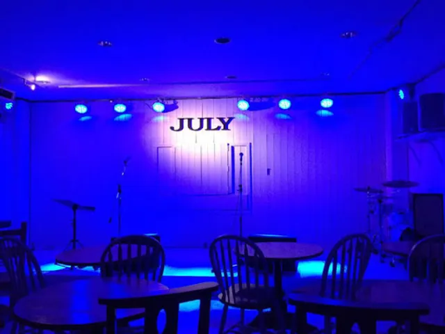 LIVE cafe JULY