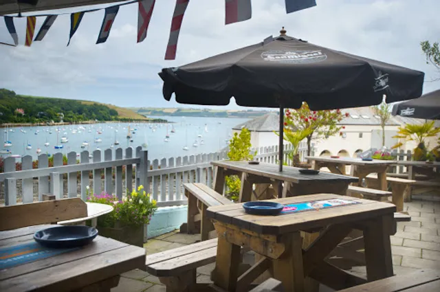 The Boathouse Pub & Restaurant