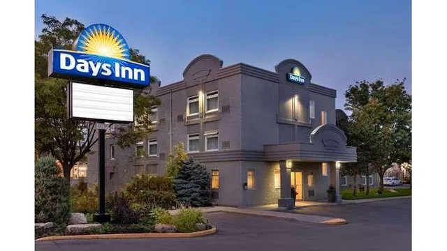 Days Inn by Wyndham Toronto West Mississauga