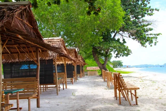 PELANGI LAKE RESORT BELITUNG