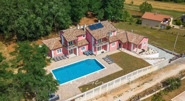 Villa Rose Mocitada