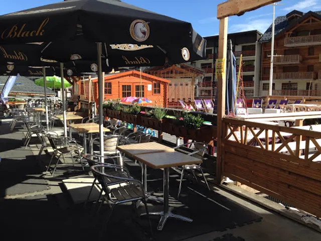 BAR RESTAURANT BLUE ICE