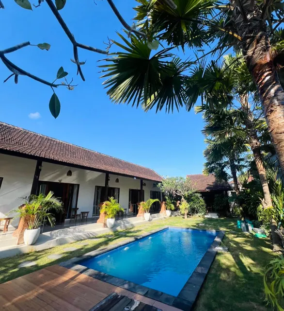 Wiryaroja guesthouse canggu