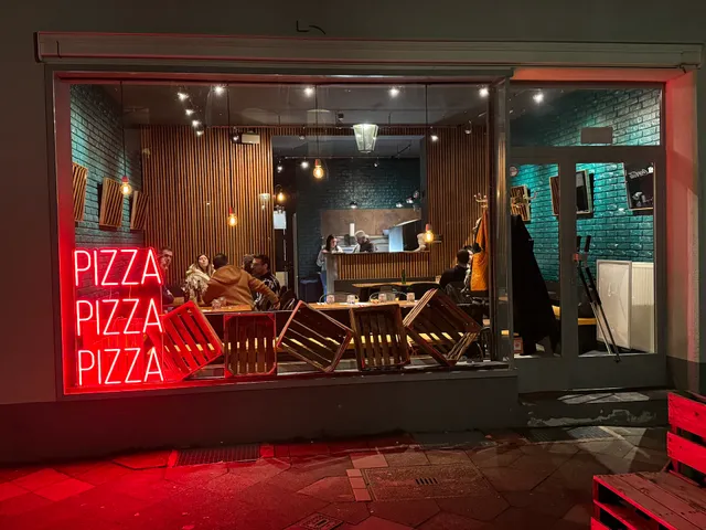 Luciano‘s Pizzeria