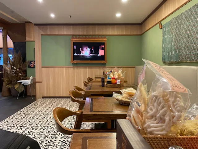 Made's Warung domestic airport