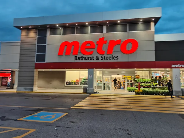 Metro • Bathurst & Steeles