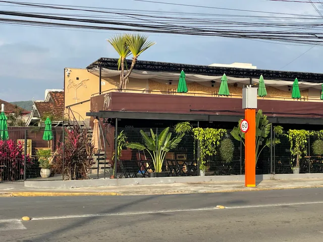 The bar Joinville | Bar & Cozinha com Música Eletrônica