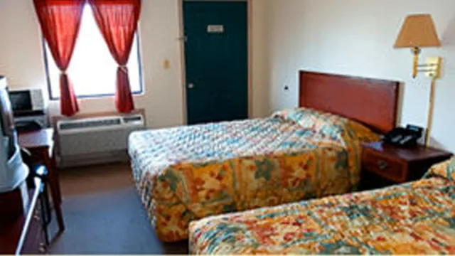 Traveler's Choice Motel