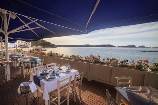 POSEIDONIA Restaurant Cafe