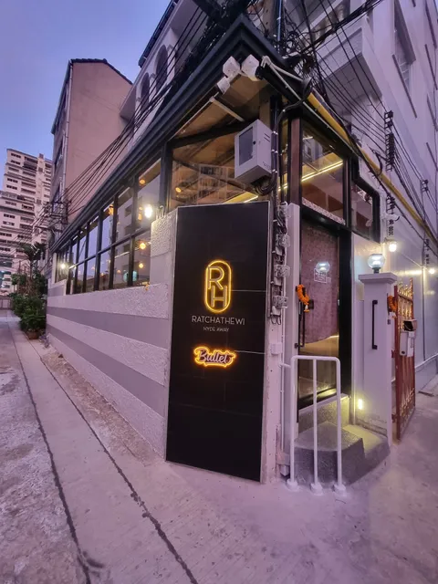 Ratchatewi Hyde Away