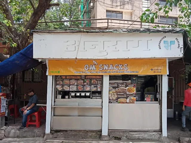 Om Snacks - Sandwiches, Chaat shop, Pav Bhaji Shop, Pizza Delivery, Fast Food Restaurant in Andheri East