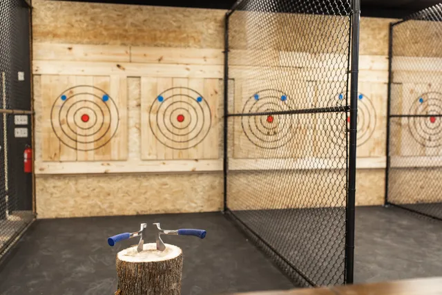 Top Notch Axe Throwing St. Louis