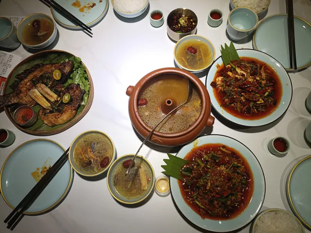 食南食北小吃街