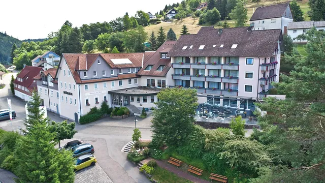 Genuss- & Familienhotel Bären am See