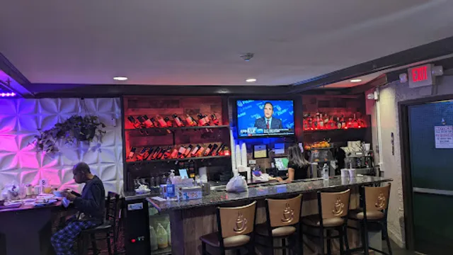 El Buen Gusto Restaurant & Bar