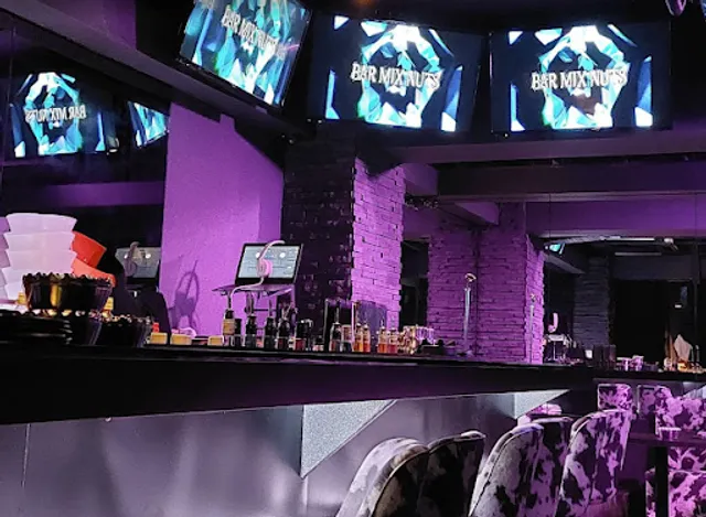 シーシャ カラオケバー Bar Mix Nuts（ミックスナッツ）北千住