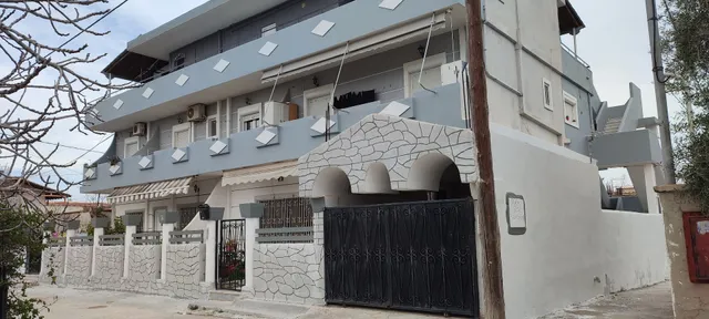 seven seas apartments