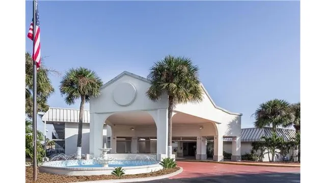 Days Inn by Wyndham St. Petersburg / Tampa Bay Area