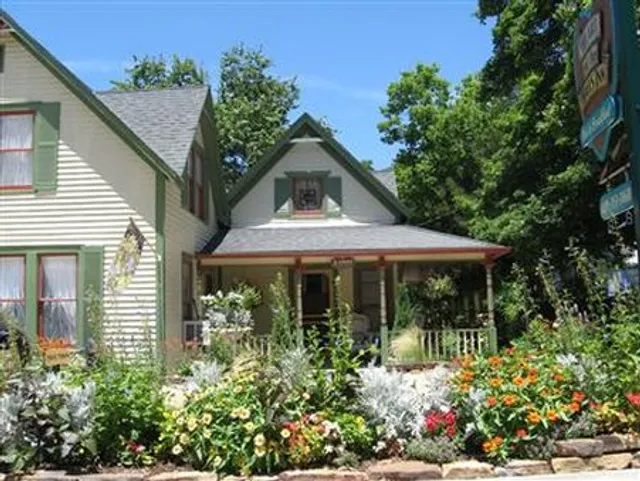 Heart of the Hills Inn