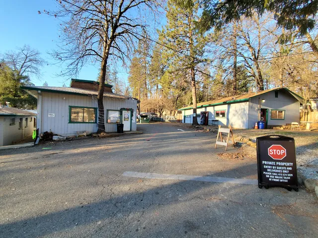 Lakeshore Villa RV Park