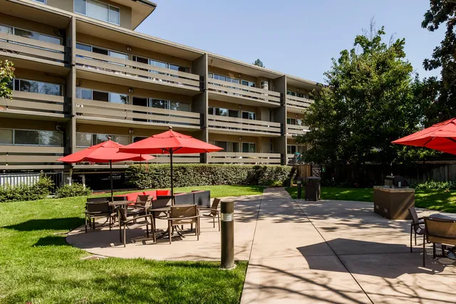 Palo Alto Place Apartments