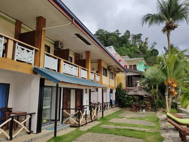 Four Seasons Seaview Hotel